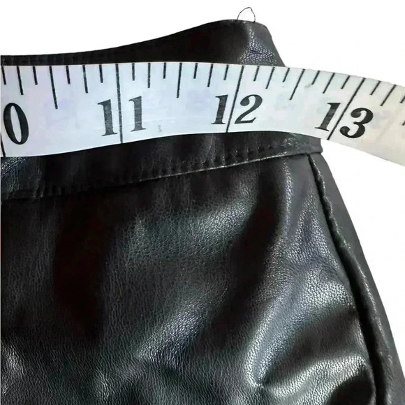 Shein black faux leather mini skirt with from slit and back zip.‎ EUC. - Picture 4 of 8